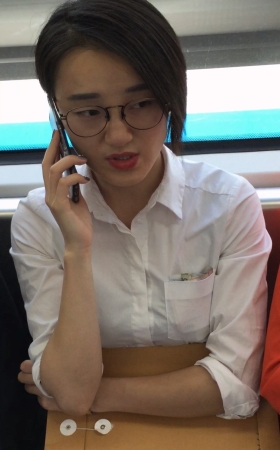 街拍黑丝黑高MM