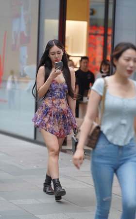 花裙辣妹