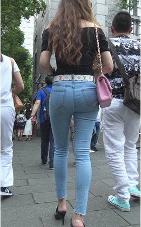 极品牛仔紧身裤妹子