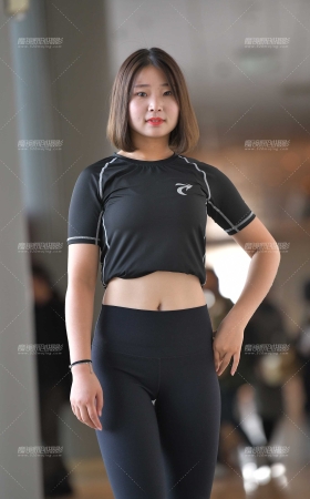 性感紧身裤美女 [17P]