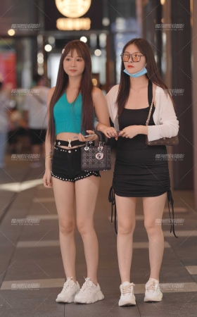 可爱的热裤小妹 [31P]