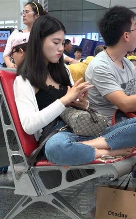 长发美女的素足