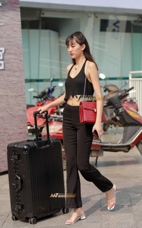 高挑长腿妹 [14P]