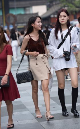 短裙美女