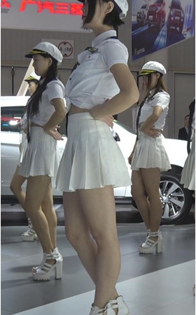 车展热舞的小姐姐