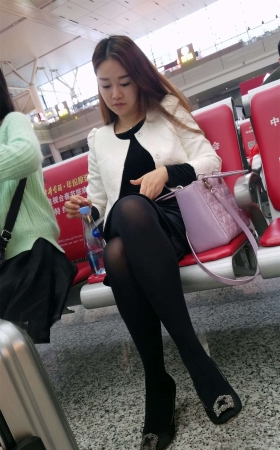 黑色丝袜黑色高跟性感美腿漂亮少妇