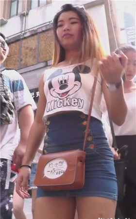 超短包臀牛仔裙肉臀大美人 [1.05 GB]