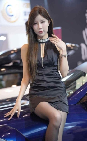 魅力黑色短裙 [90P5V-8.33GB]