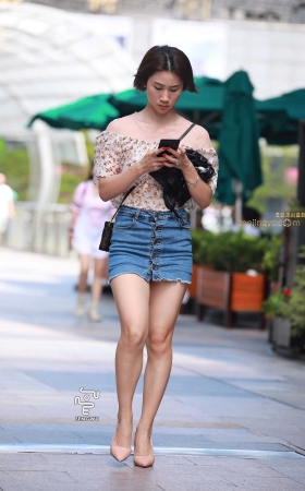 丰满得快要爆开的短裙 [12P]