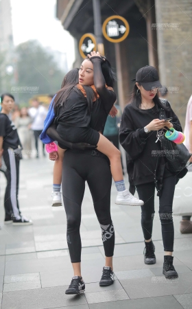 运动辣妈 [23P]
