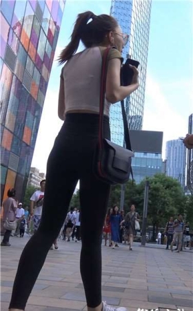 4k超清，街拍超苗条小蛮腰清秀小美女 [1.31 GB]