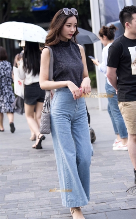 左手倒影赛帖：拥有小蛮腰的性感美女 [23P]