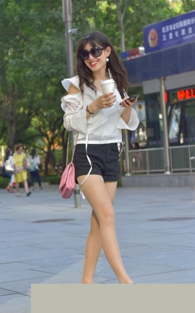 超薄诱人肉丝小妹3A3354[74M]