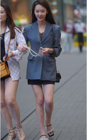 街拍长发美女【套图+视频】