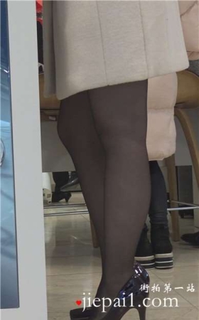 4k-超级美腿黑丝高跟白富美姐姐 [1.54 GB]