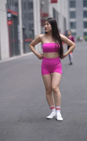 紫色运动女郎