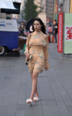走路姿态优雅