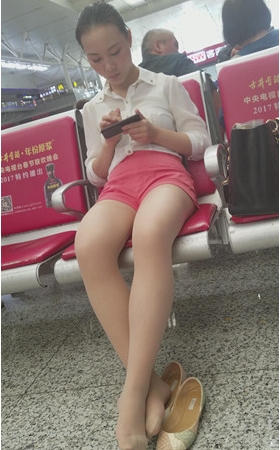 粉裤肉丝小姐姐