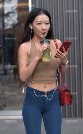 遇见翘臀蜜桃裤小姐姐 [27P]
