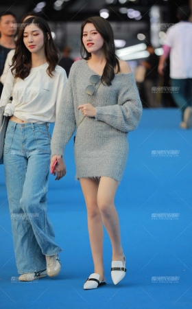 短裙时尚美女 [14P]