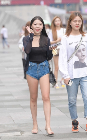 Hi~性感热裤小姐姐 [19P]