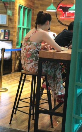 极品性感花色长连衣裙街拍女神美女