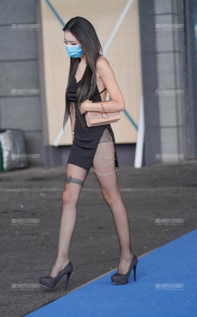  黑丝长腿逛车展 [155P2V-2.34GB] 