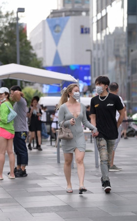 20826-5+79豪放的女友，性福人生