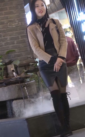 丝袜短裙性感美女