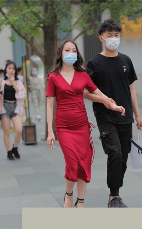 修身红裙展现女人味MJ711[298M]