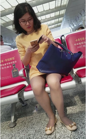 黄裙妹子