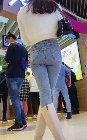 牛仔高靴美女