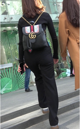 三组休闲裤小姐姐
