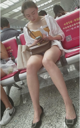 漂亮的长腿小姐姐