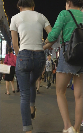 紧牛妹子