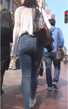 极品牛仔紧身裤美女《一》