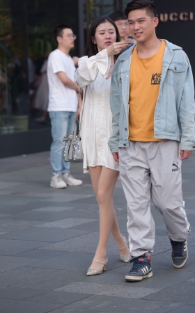 长腿美女