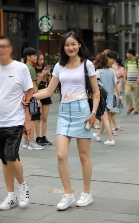 难得一见的油亮皮裙 [18P]