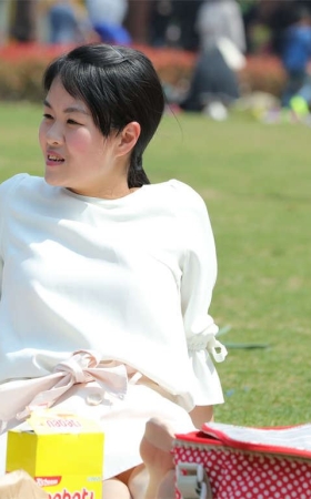 No1298 穿长丝的女人多半不肯脱鞋，也就是学生M可以无拘无束一把