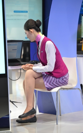 SH25-103-108√南航空姐的诱人二郎腿