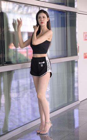 高挑黑色系