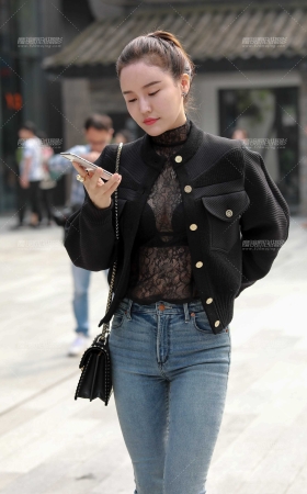 气质酥胸美女 [28P]