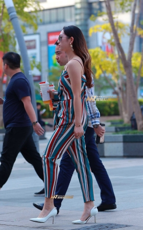 高雅 性感 吊带 条纹连体服 细高跟美女 [17P]