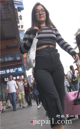 4k-极品丰满肥臀美女，小肚腩鼓鼓增好可爱 [2.14 GB]
