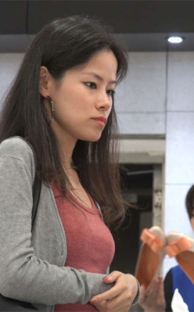 热裤长腿美足之外，还有更大亮点