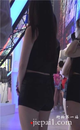 舞台上的圆臀美腿女神姐姐。