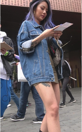 黑色短靴裸腿小姐姐