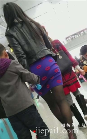 4k-黑丝美腿高跟鞋包臀裙美少妇