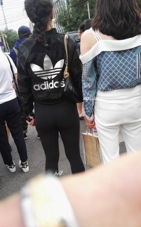 健美裤包裹出魔鬼般的性感身材 [16P]