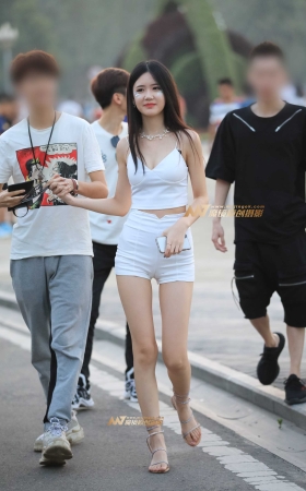 夏日清新美女 颜值高身材好 [17P]